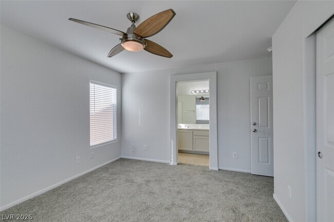 Building Photo - 868 Blue Rosalie Pl