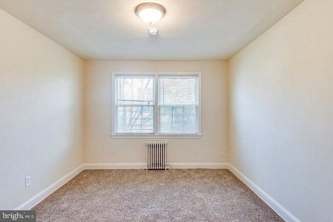 Building Photo - 3320 11th Pl SE