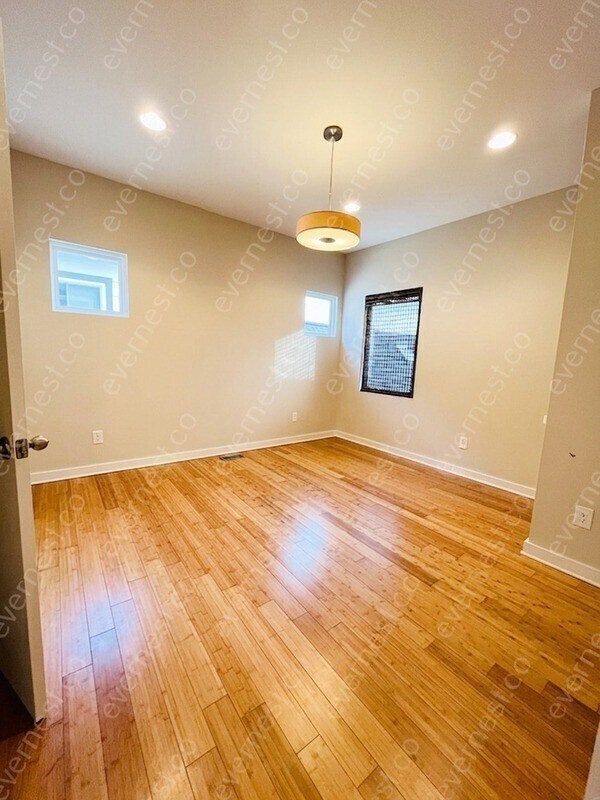 Building Photo - 3-Bed/2.5-Bath Home/Pet Friendly/Available Soon!