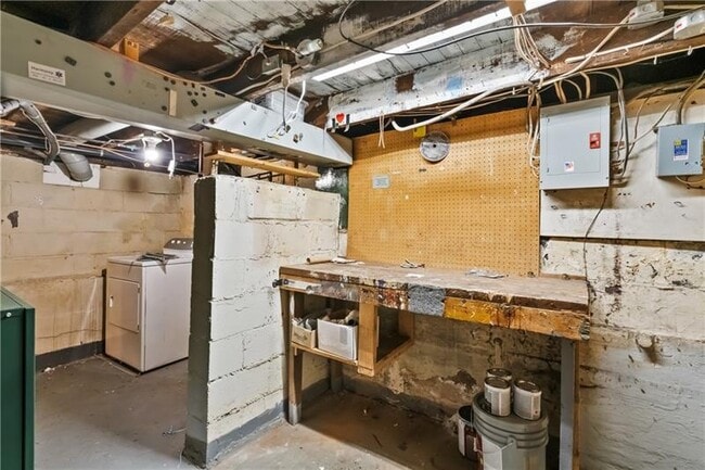 Building Photo - 127 Magill Rd