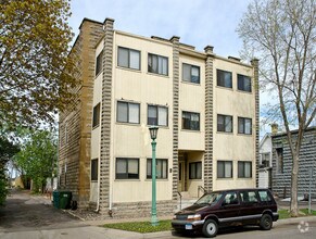 Building Photo - 467 Herschel St.