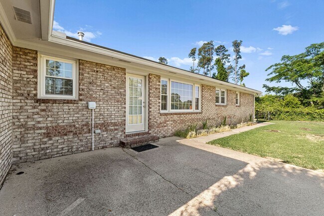 Building Photo - 311 Gardners Mill Ct