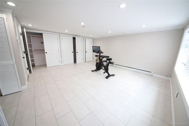 Building Photo - 20 Annadale St