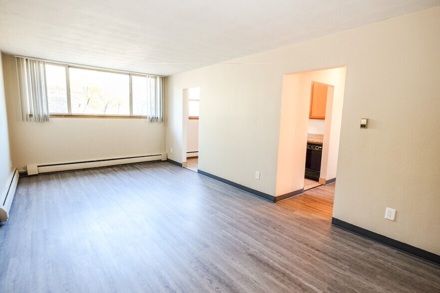 Building Photo - Snelling Place Apartments