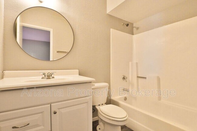 Building Photo - 6132 E Greenway St