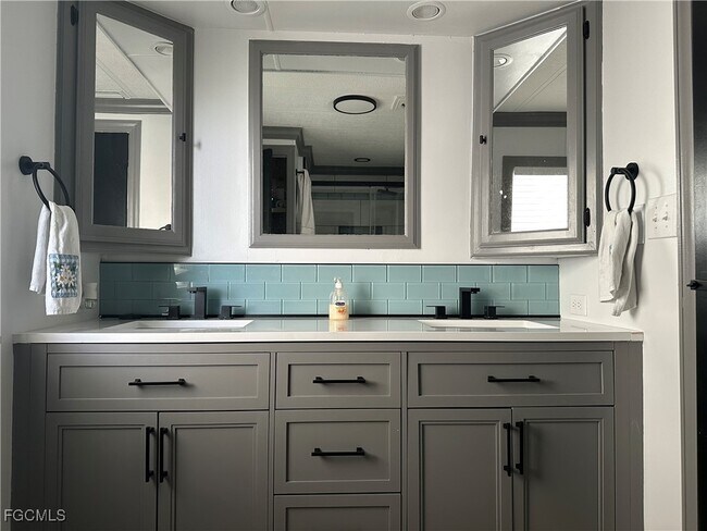 Building Photo - 148 Norfolk Pine Ln