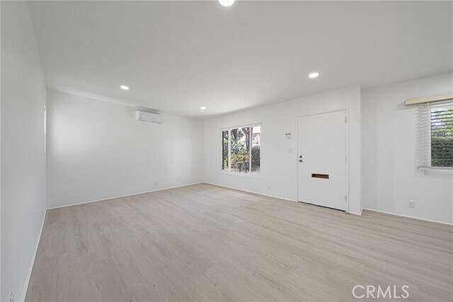 Building Photo - 9050 Huntington Dr