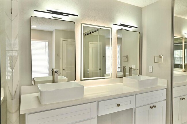 Building Photo - 3114 Hollow Creek Ct