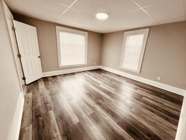 Building Photo - 6 Grove St