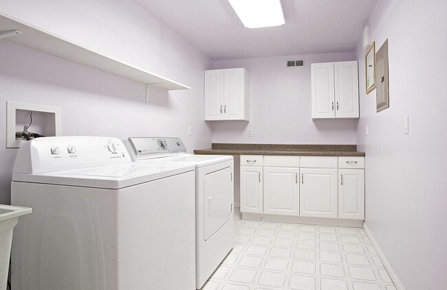 Building Photo - 1026 E 100 S