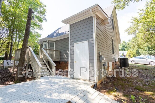 Building Photo - 8 Barret Place