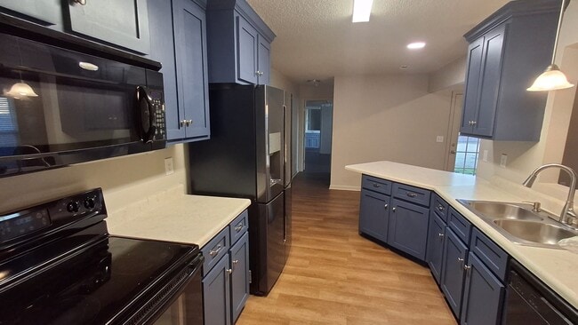 Building Photo - 2616 Slate Dr SW