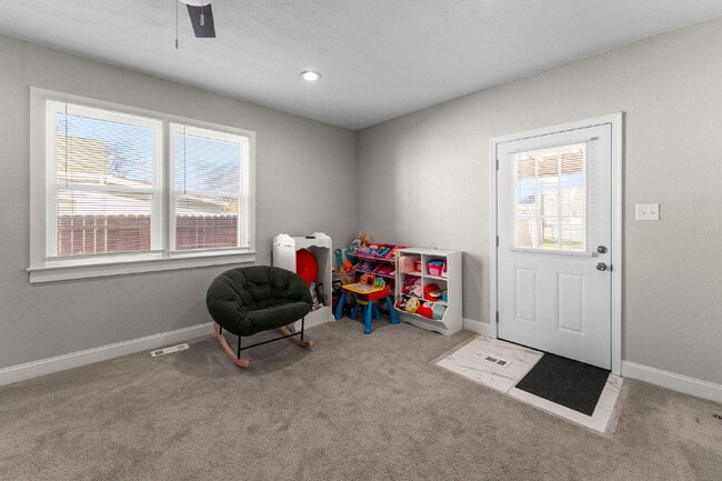 Building Photo - 254 Pocahontas Pl