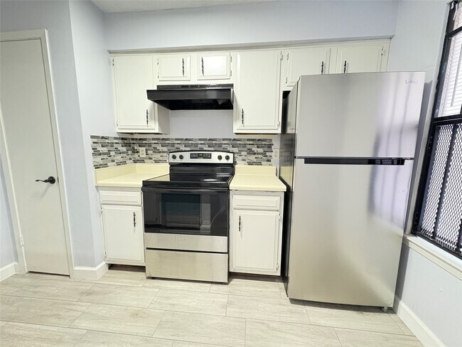 Building Photo - 10555 Turtlewood Ct