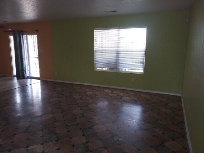 Living room - 9109 Valle Vidal Plz SW