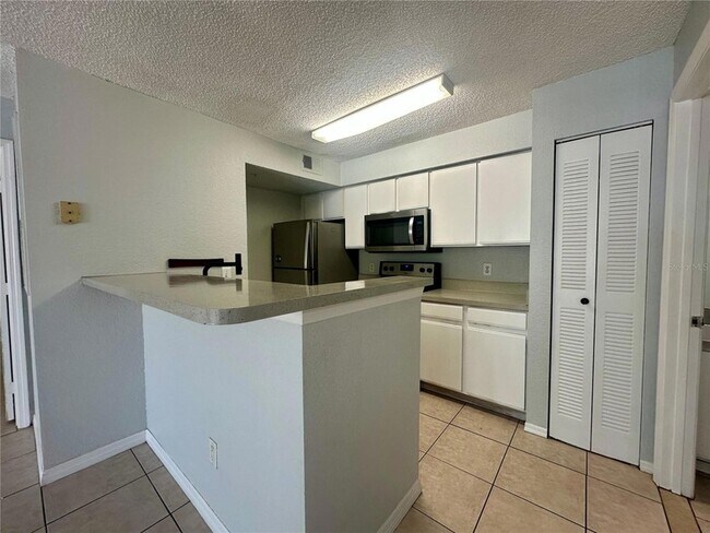 Building Photo - 2213 Grand Cayman Ct