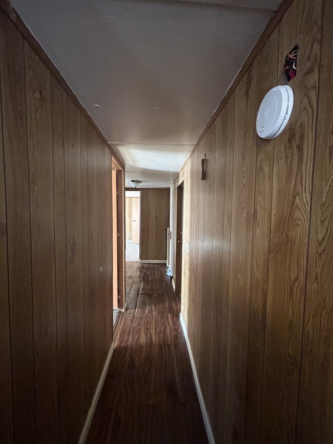 Building Photo - 218 Tyler St