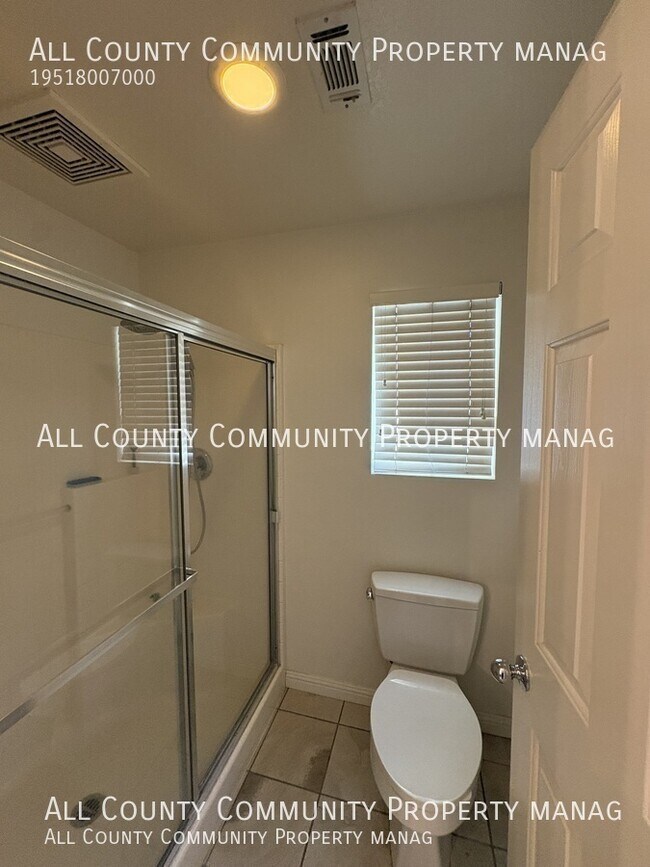 Building Photo - 39560 Bonaire Way
