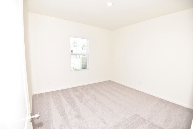 Building Photo - 21654 Cottage Ln