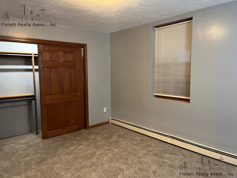 Building Photo - 33 Princeton St