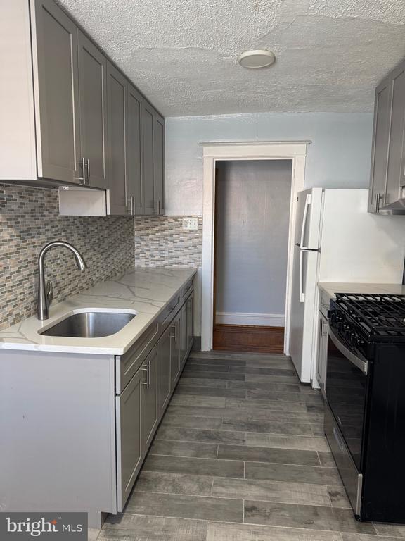 Building Photo - 4724 Longshore Ave