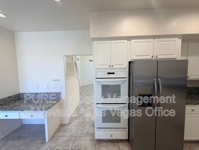 Building Photo - 925 Lexington Cross Dr