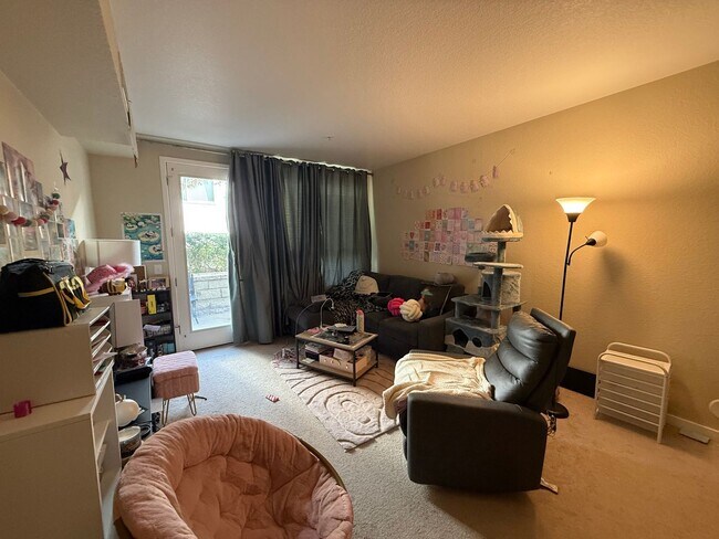Primary Photo - Luxury 1-Bedroom Apartment Minutes from Campus