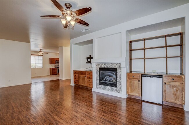 Building Photo - 3 bedroom 2 bathroom home for Rent in StoneRidge!