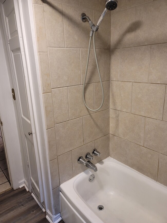 Building Photo - 312 Creps St