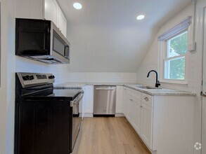 Building Photo - 16 Benham Rd