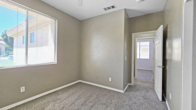 Building Photo - 14488 W Weldon Ave