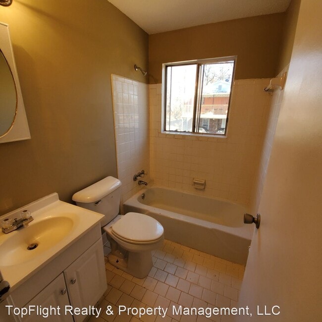 Building Photo - 4 br, 1 bath House - 108 Airport Rd.