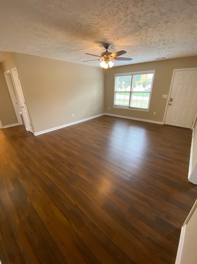 Building Photo - 367 Hendrixson Dr