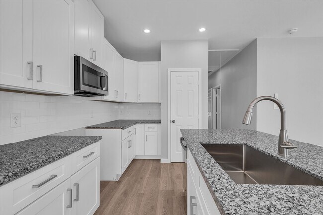 Building Photo - 4905 Paula St