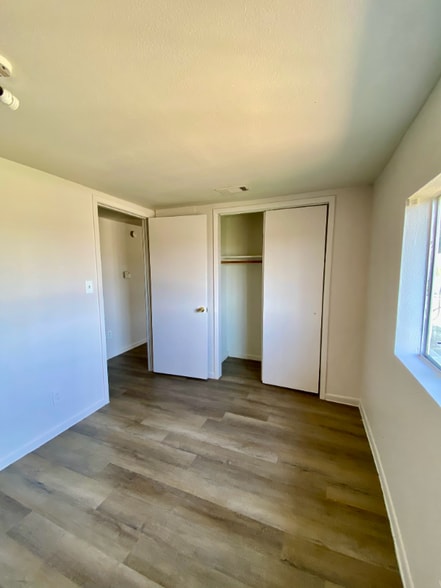 Building Photo - 415 Jasmine Ln