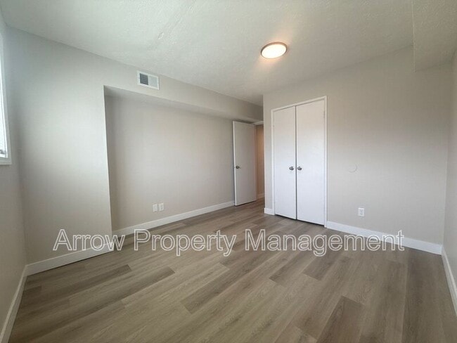 Building Photo - 5703 S 14th St