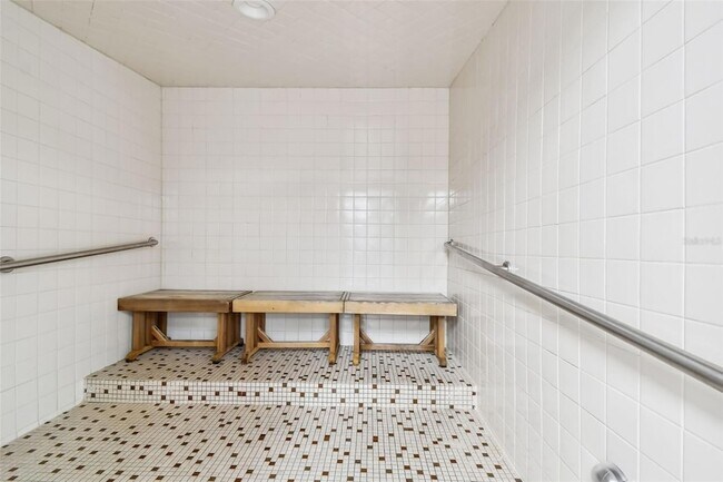 Building Photo - 7050 Sunset Dr S