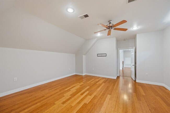 Building Photo - 13819 Lakeview Meadow Dr