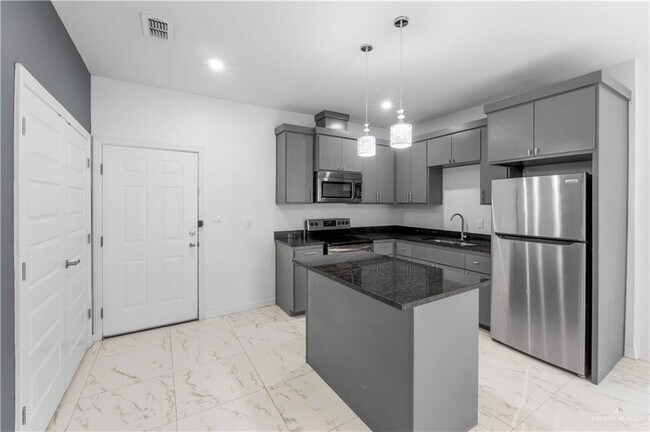 Building Photo - 2103 Taxco Ct