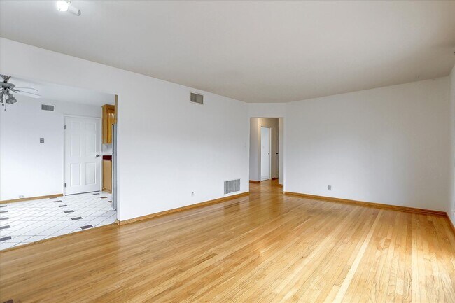 Building Photo - Santa Clara Home near Apple, Kaiser and Ma...
