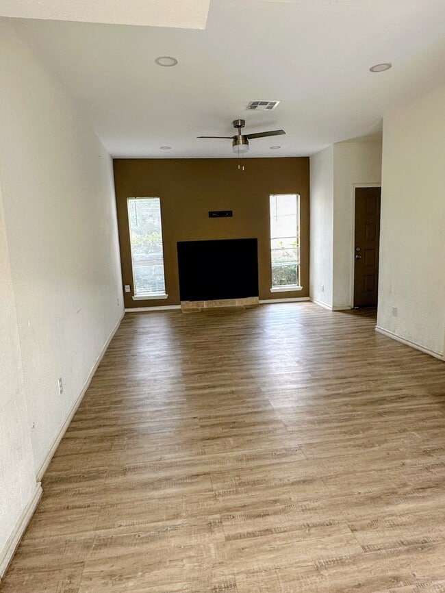 Building Photo - 12400 Brookglade Cir