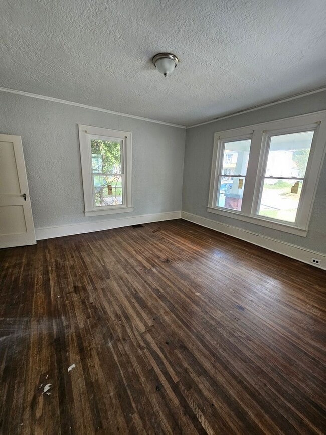 Building Photo - 3 BR house in High Point!