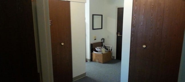Building Photo - 22 Knolls Rd