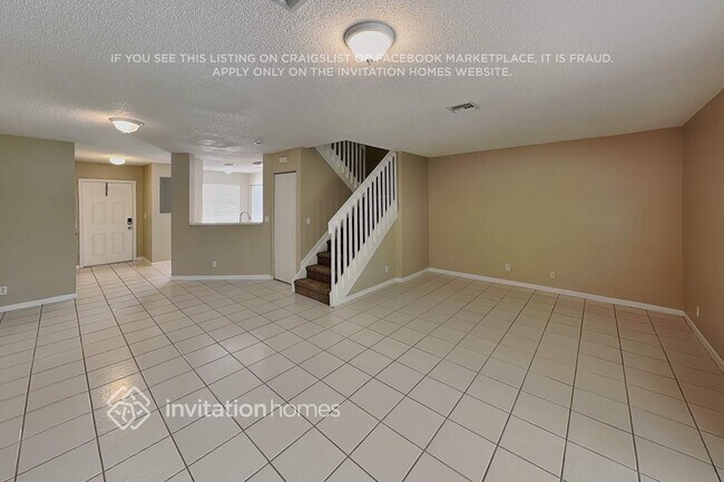 Building Photo - 4728 SW 13th Pl