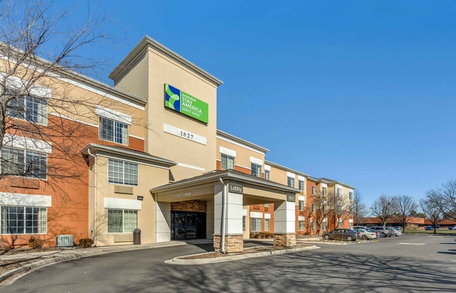Primary Photo - Furnished Studio-Chicago - Naperville - East