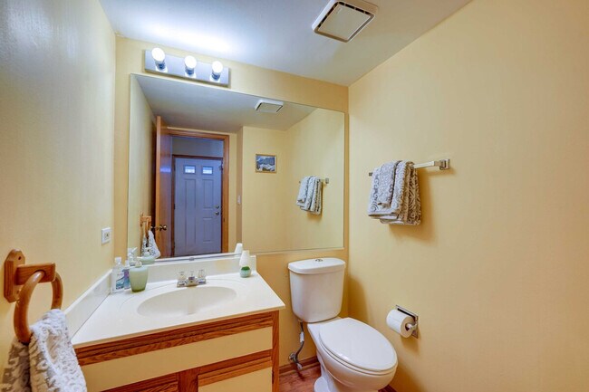 Building Photo - 2182 Camden Ln