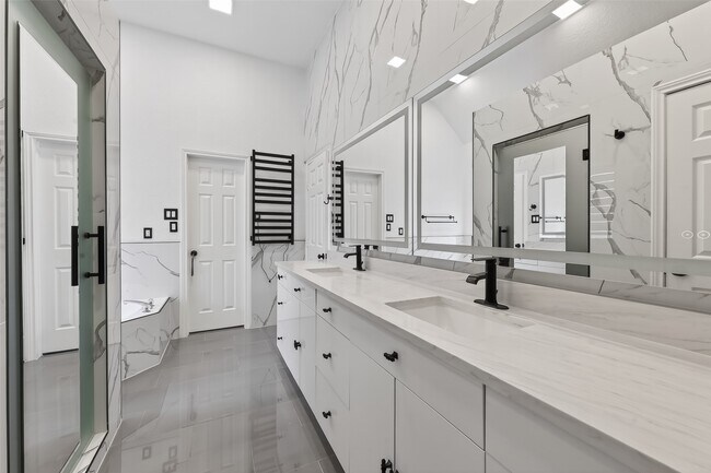 Building Photo - 1311 Rene Ct