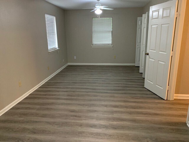 Building Photo - 422 Nursery Rd