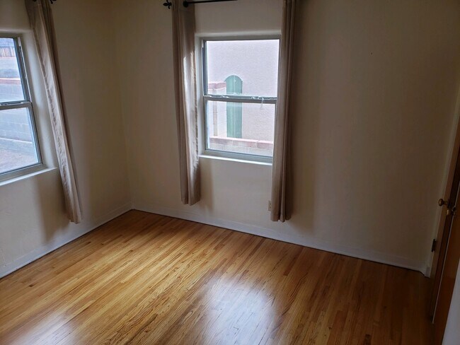 Building Photo - BEAUTIFUL THREE BEDROOM HOME FOR RENT!