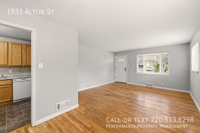 Building Photo - 1933 Alton St